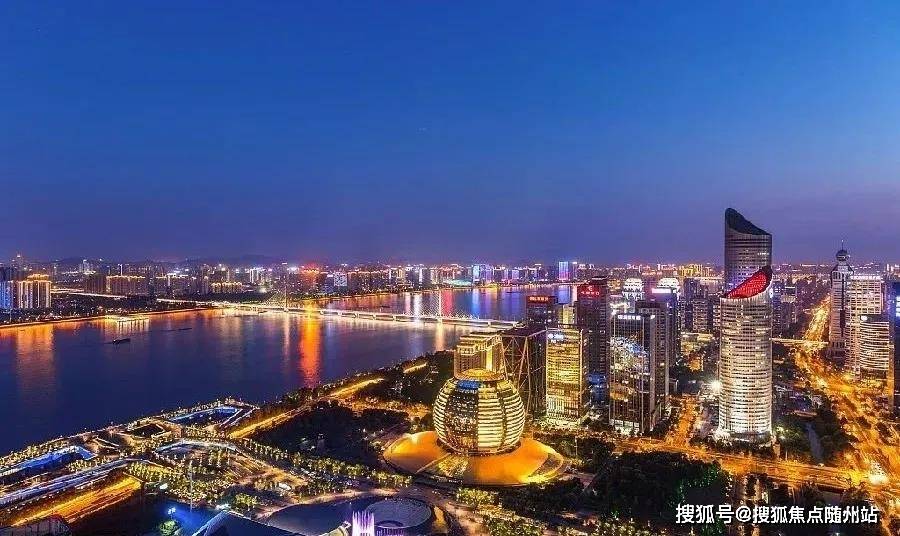 2025新澳门宝典，专家解答解释落实_h6s55.86.611.0